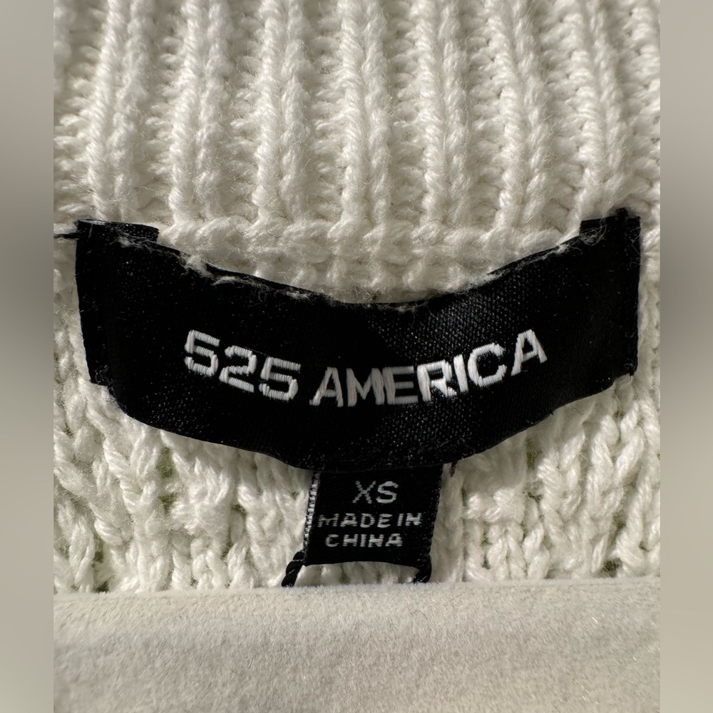 525 America NWT Ombré Cable Knit Crewneck Sweater - Picture 3 of 6